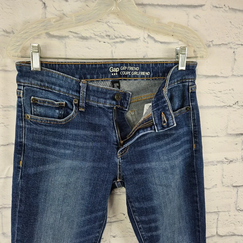 GAP Size 2 / 26s Short Girlfriend Jeans Medium Wash Mid Rise Stretch Womens - Picture 6 of 10